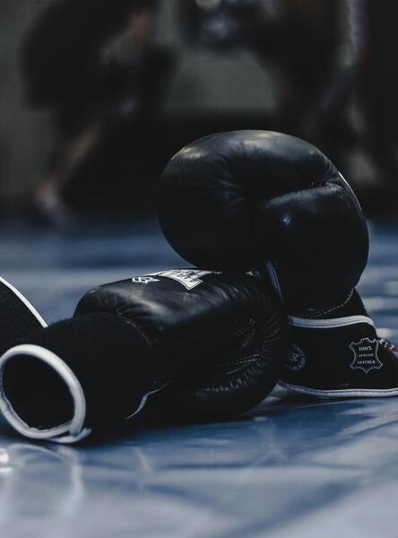 عکس دستکش بوکس برای پروفایل