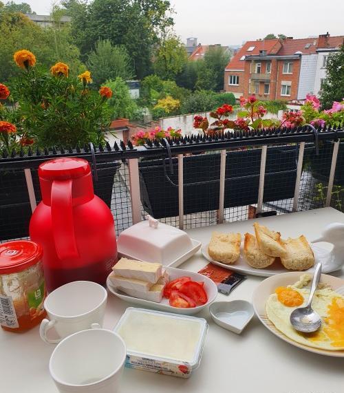 عکس باران صبحانه