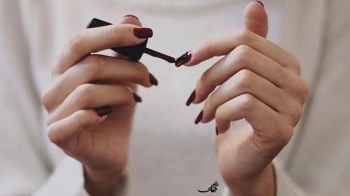 عکس دختر غمگین کلاه دار