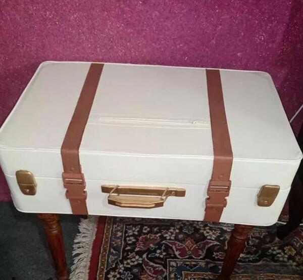 عکس از چمدان قدیمی