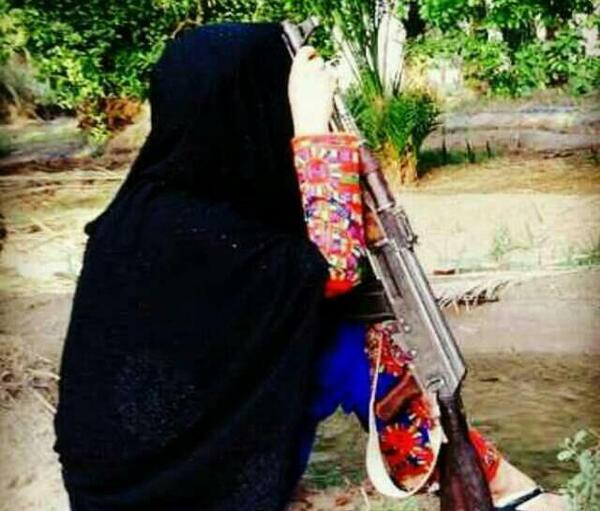عکس دختر بلوچ با ماشین