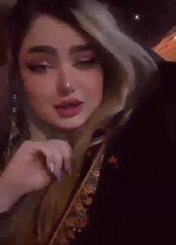 عکس دختر بلوچ با گوشی