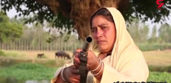 عکس زن بلوچ با تفنگ