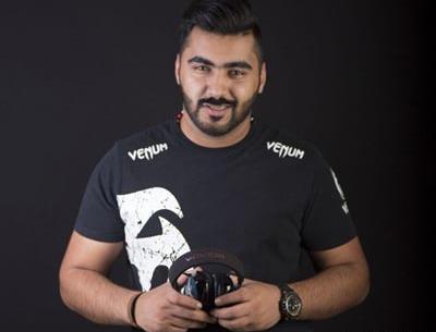 عکس ماشین رضا کرمی تارا