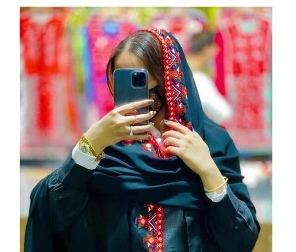 عکس دست دختر بلوچ ویسگون