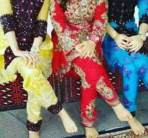 عکس دست دختر بلوچ ویسگون