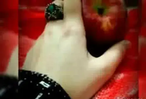عکس دست دختر بلوچ ویسگون