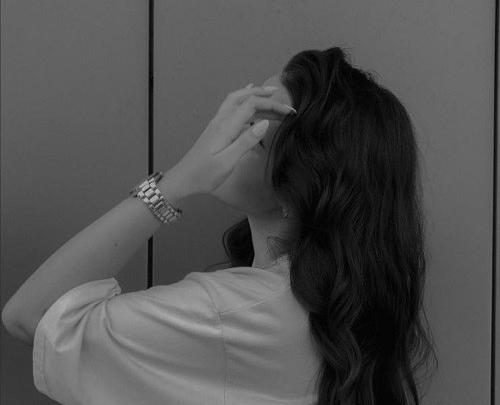 عکس پروفایل زنانه غمگین بدون متن