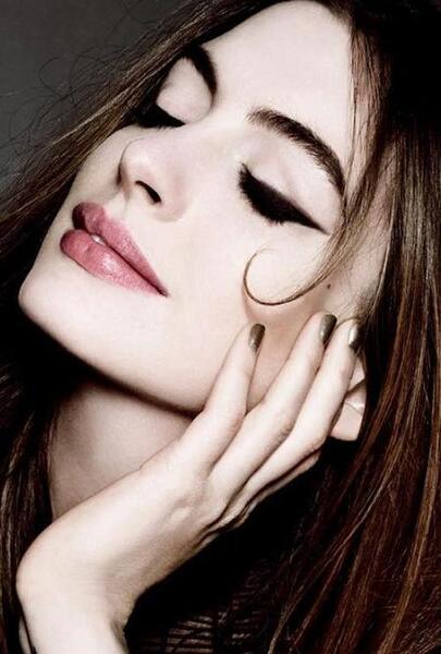 عکس پرحاشیه ان هاتاوی