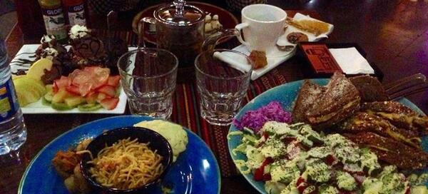 عکس کافه رفتن دو نفره