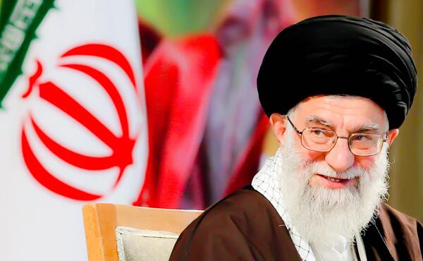 عکس پرچم ایران و خامنه ای