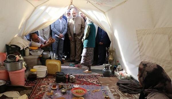 عکس زلزله زدگان خوی
