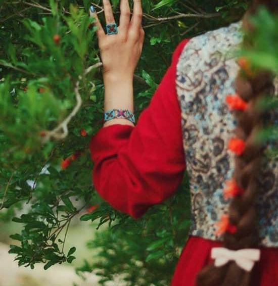 ژست عکس توی باغ