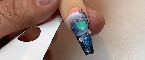 عکس کاشت ناخن استند گلاس