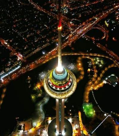 عکس توی برج میلاد