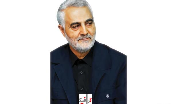 عکس حاج قاسم با لباس مشکی