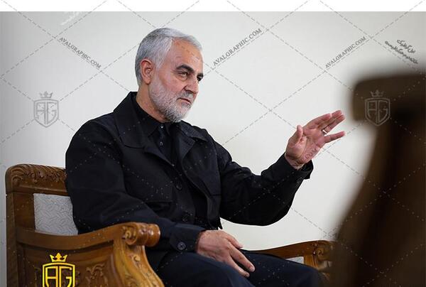 عکس حاج قاسم با لباس مشکی