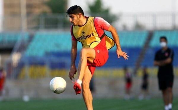 عکس شهریار مغانلو با پیراهن پرسپولیس