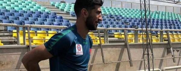 عکس شهریار مغانلو با پیراهن پرسپولیس