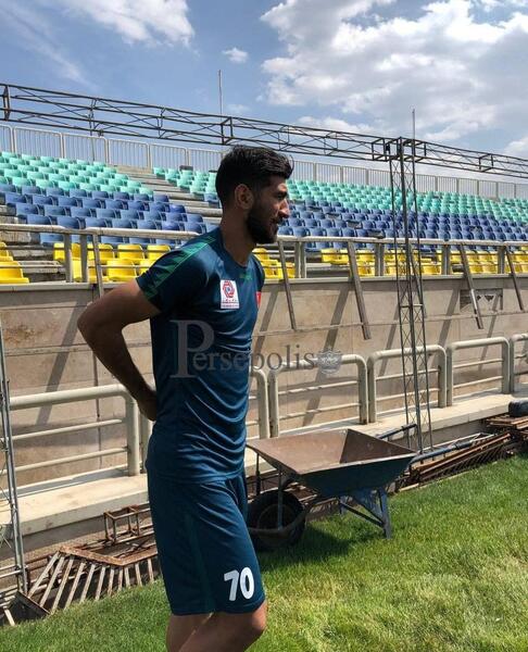 عکس شهریار مغانلو با پیراهن پرسپولیس