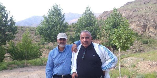 عکس حاج قاسم در طبیعت