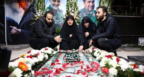 عکس سلیمانی با رهبر