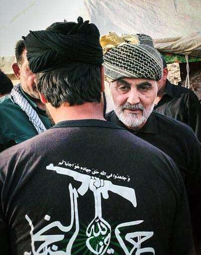 عکس سردار قاسم سلیمانی با چفیه