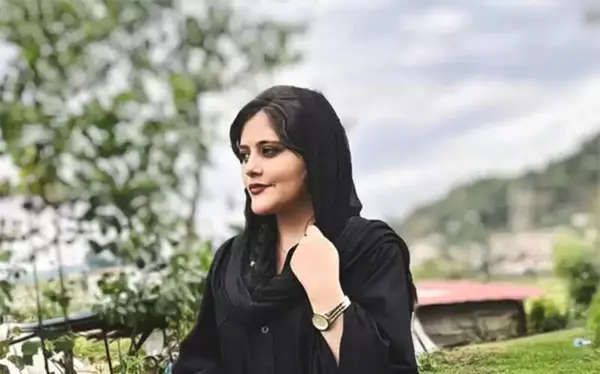 عکس مجری زن که استعفا داد