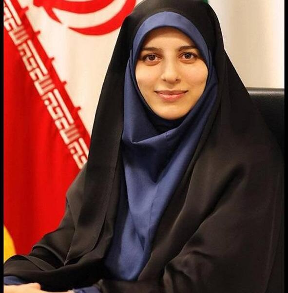 عکس مجری زن سیمای خانواده امروز