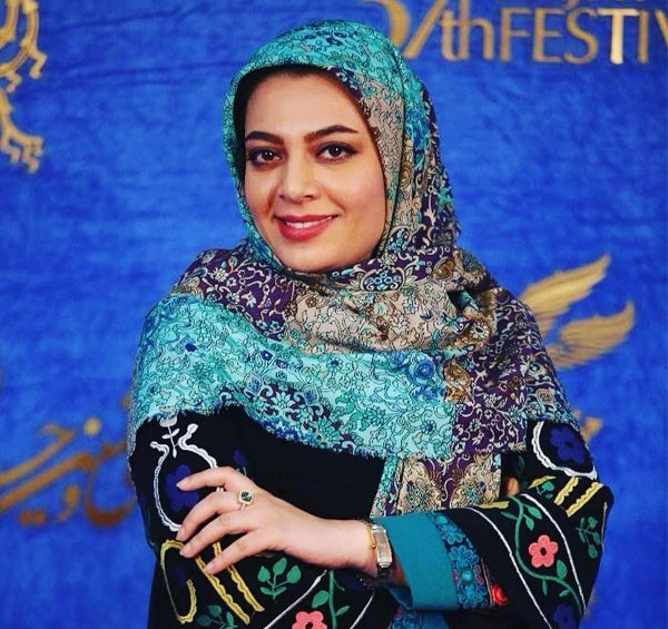 عکس مجری زن به خانه برمیگردیم