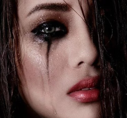 عکس پروفایل چشم گریان طبیعی