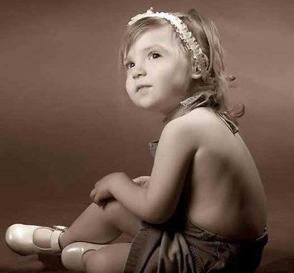 عکس دختر بچه های غمگین
