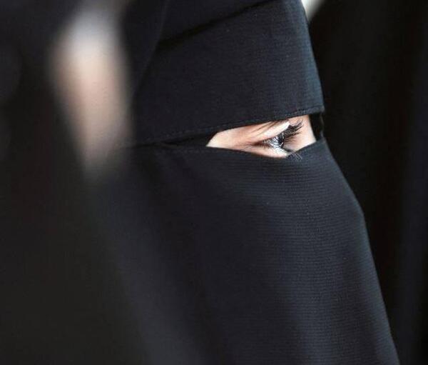 عکس دختر با حجاب نقاب