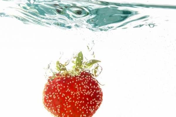 عکس ظرف توت فرنگی