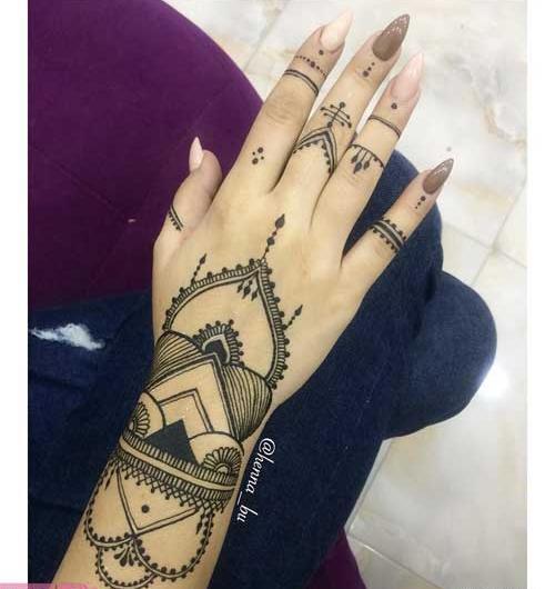 عکس حنا روی دست ساده و شیک