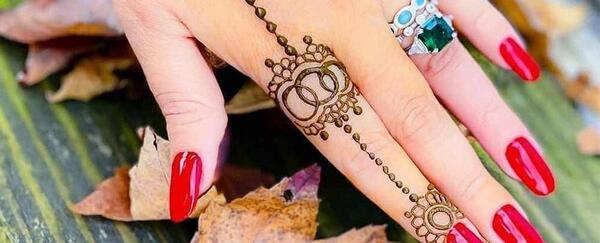 عکس حنا روی دست ساده و شیک