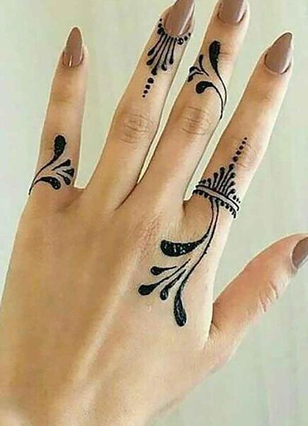 عکس حنا روی دست ساده و شیک