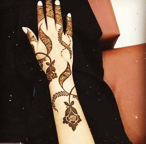 عکس حنا روی دست ساده و شیک