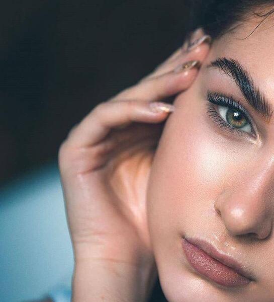 ژست عکس دخترانه نصف صورت