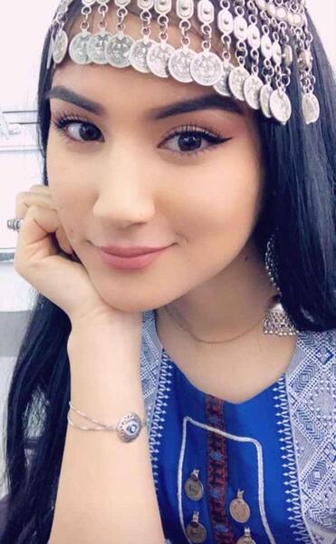یک عکس دختر افغانی
