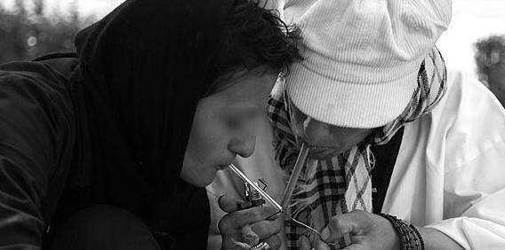 عکس زن معتاد