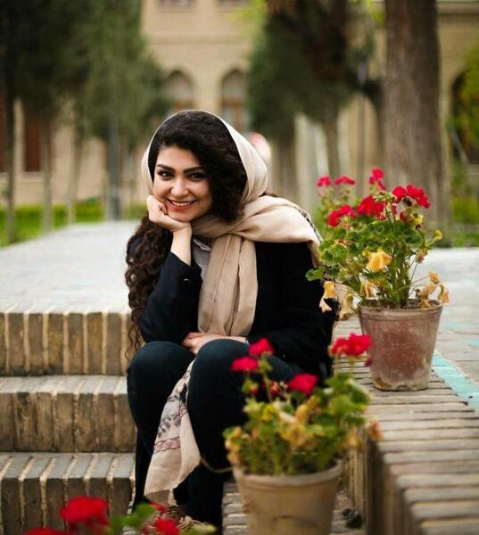 عکس دختر زیبا شاد