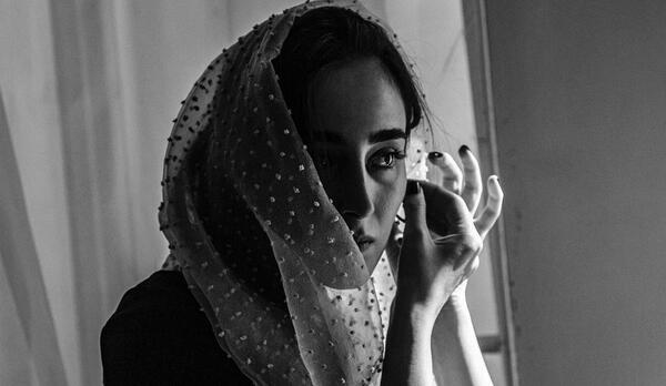 عکس دختر افغانی در سریال همسایه