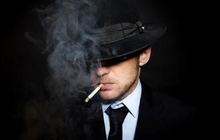 عکس پروفایل پسرانه روی ریل قطار
