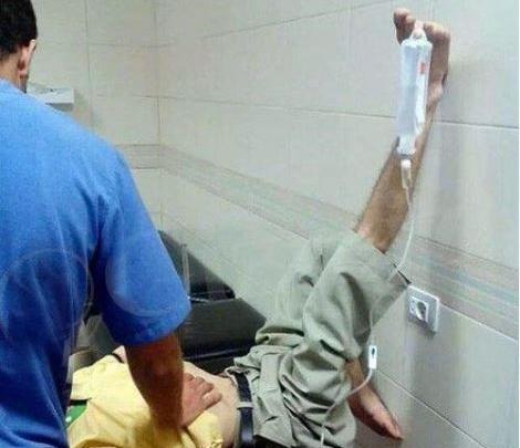 عکس خنده دار همراه بیمار
