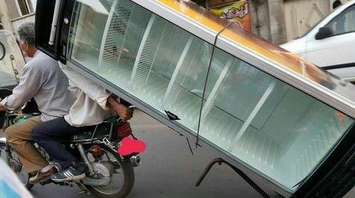 عکس خنده دار همراه بیمار