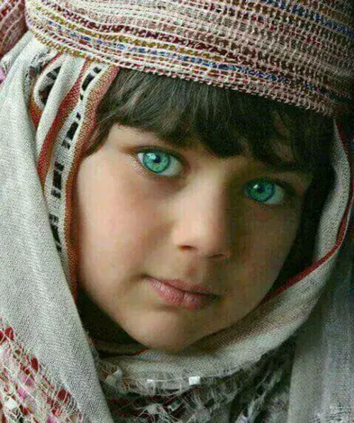 عکس دختر چشم فیروزه ای