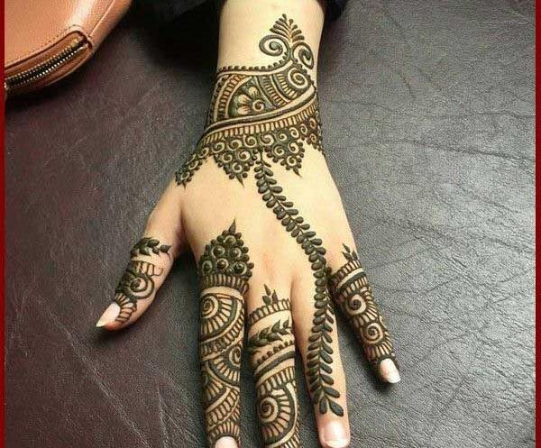 عکس نقشه ی حنا روی دست