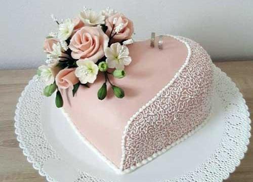عکس کیک قلبی سالگرد ازدواج