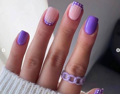 عکس ژلیش ناخن رنگ بنفش